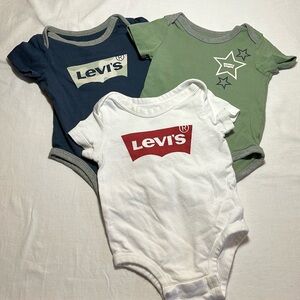 6M Levi’s onesie bundle